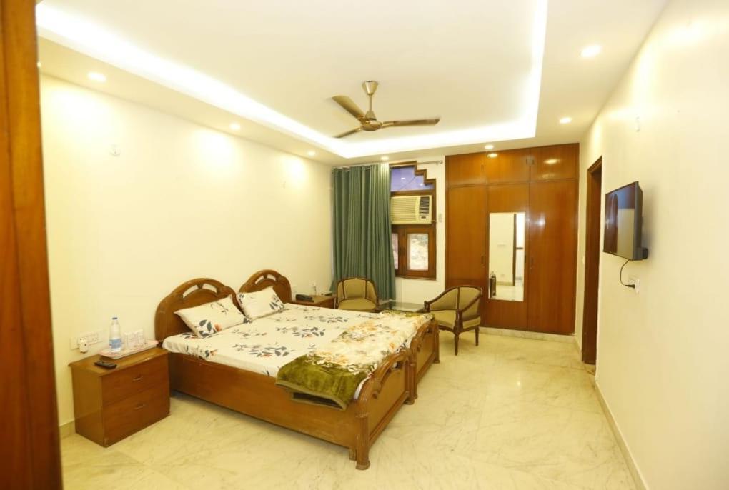 Wind - Bhikaji Cama Place * New Delhi