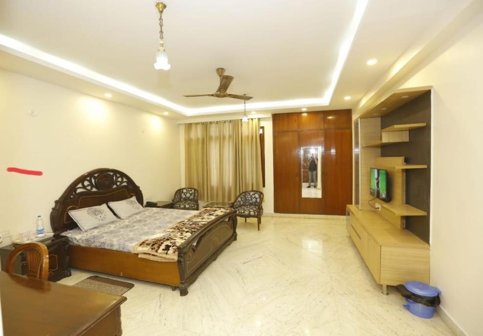 Wind - Bhikaji Cama Place * New Delhi