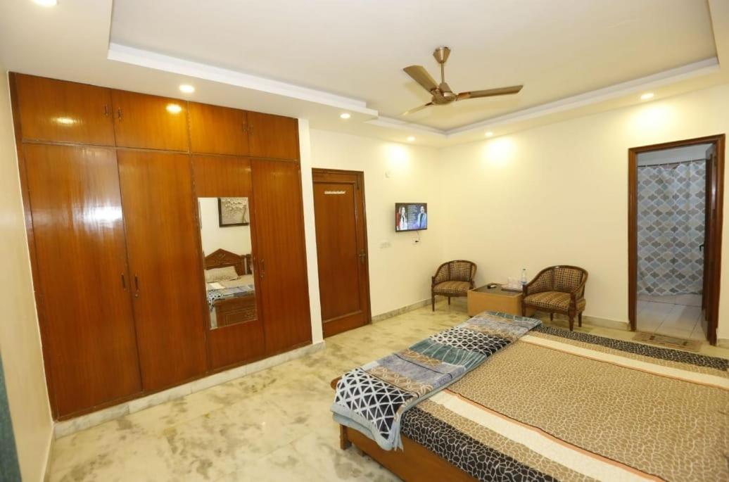 Apartment Wind - Bhikaji Cama Place